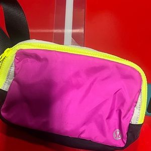 Very cute colorful lulu, fanny pack.